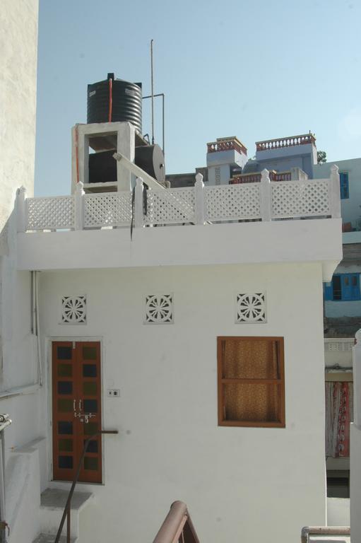 Udai Haveli Guest House Udaipur Værelse billede